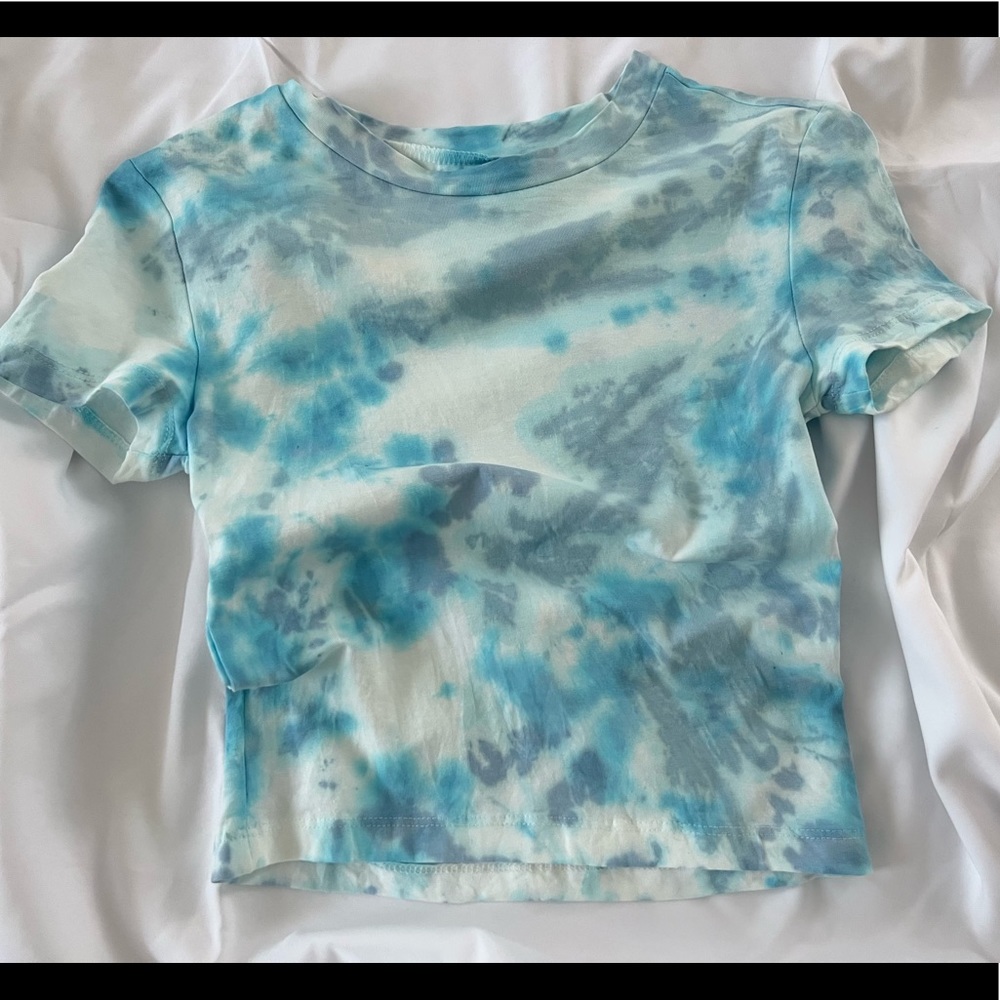 Women’s crop tie dye tee